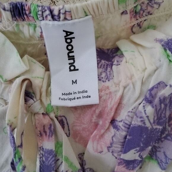 Abound Women's Floral Off-Shoulder Smocked Crop Top - Picture 5 of 6